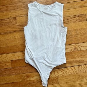 Nuuds white classic crew tank bodysuit size medium
